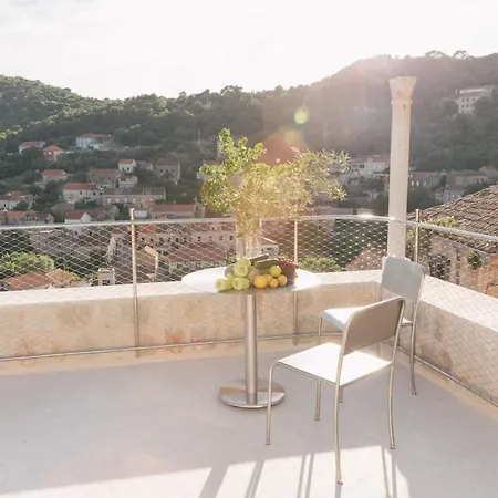 Modern With Rooftop Terrace 15min Walk Lastovo