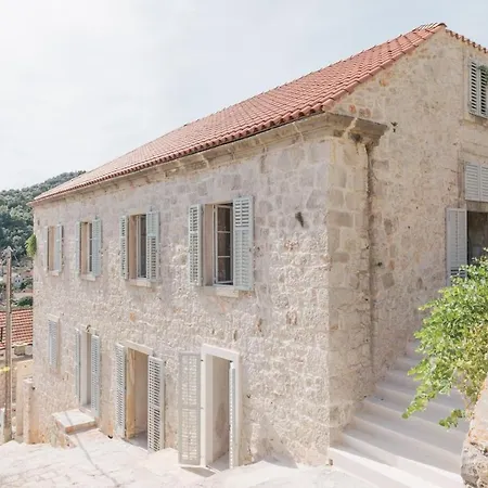 Modern With Rooftop Terrace 15min Walk