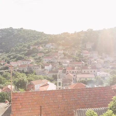 Modern With Rooftop Terrace 15min Walk * Lastovo