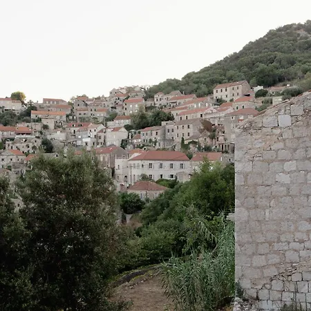 Modern With Rooftop Terrace 15min Walk Apartment Lastovo
