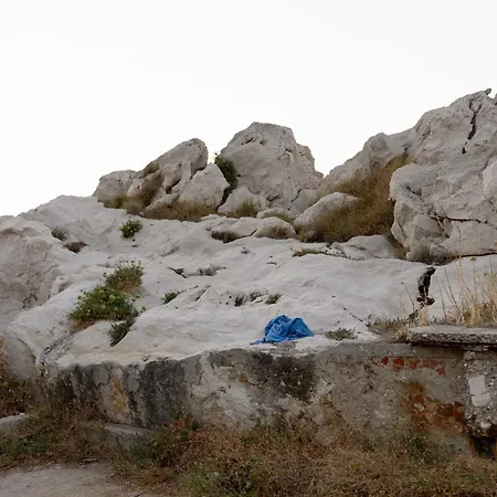 Modern With Rooftop Terrace 15min Walk Lastovo