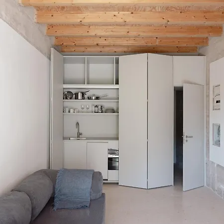 Modern With Rooftop Terrace 15min Walk *