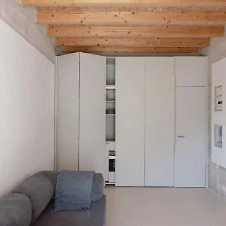 Modern With Rooftop Terrace 15min Walk *