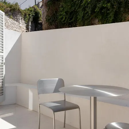 Modern With Rooftop Terrace 15min Walk